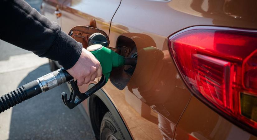 Idén már nem változik az üzemanyagok ára és a kormány döntése értelmében a következő év sem drágulással indul