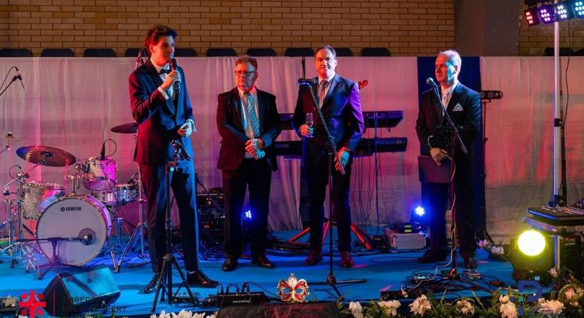 Újra jótékonysági bál a Szent Pantaleon Kórház támogatására