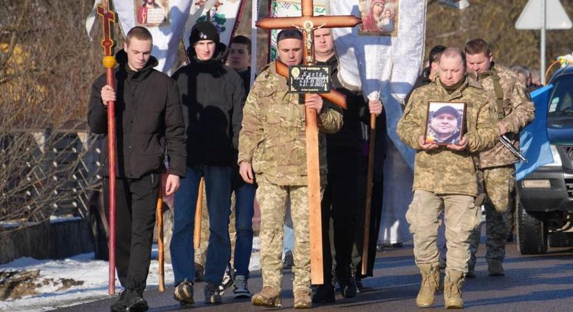 Kárpátalján végső búcsút vettek a harcokban elesett tanártól