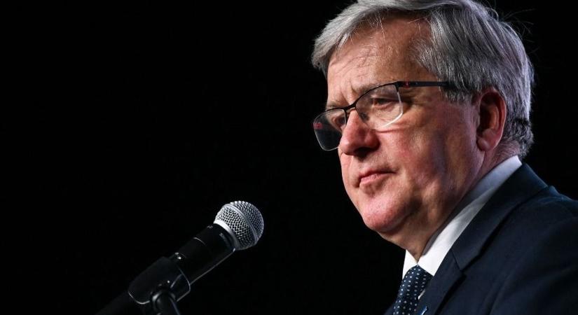 A volt lengyel elnök szerint az Egyesült Államok Putyin győzelmét készíti elő