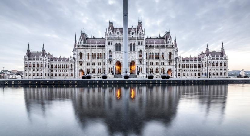 Berobbanások, visszavonulások, kilépések, botrányok – a legnagyobb belpolitikai események 2025-ben