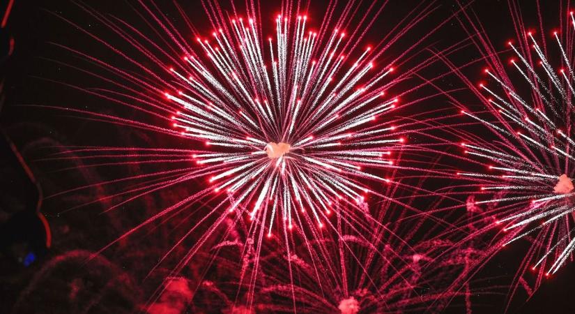 Gigantikus lézershow, utcabál, koncertek – ezek az ingyenes szilveszteri programok várják a bulizókat a Jászkunságban