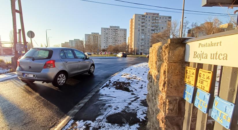 Karácsonyi meglepetés a debreceni körforgalomnál