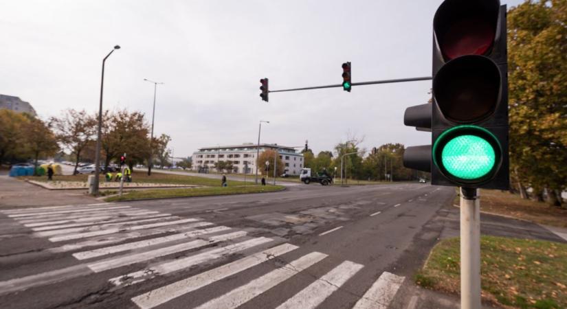 Kiírták a közbeszerzéseket Debrecenben a Vértesi úti vasúti keresztezés és a Kishegyesi út 22 sávosra fejlesztése ügyében