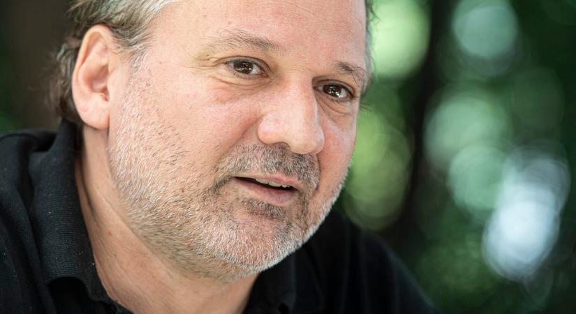 Thuróczy Szabolcs: „Nevetséges, ahogy a magyar–ír után a kormány tagjai síró szemmel baktattak ki a stadionból”