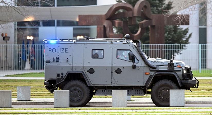 Filmbe illő rablás: több mint háromezer széfet törtek fel a bankrablók