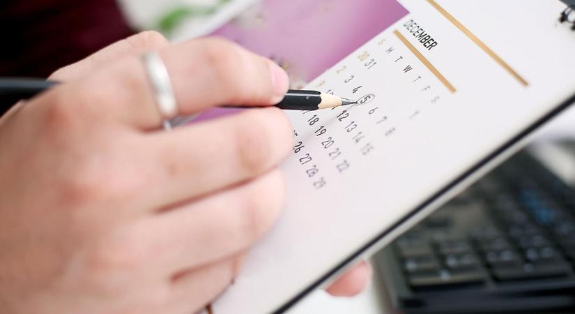 Mutatjuk, hány hosszú hétvége és hány szombati munkanap lesz 2026-ban