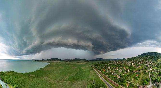 Kettőzve tombolt a nyár szupercellája