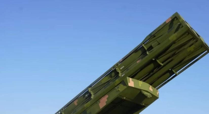 Kína rakétákat is használt a Tajvan körüli hadgyakorlat második napján