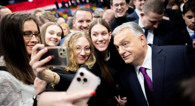 Közösen posztolt Orbán Viktor és A tiktokos lány