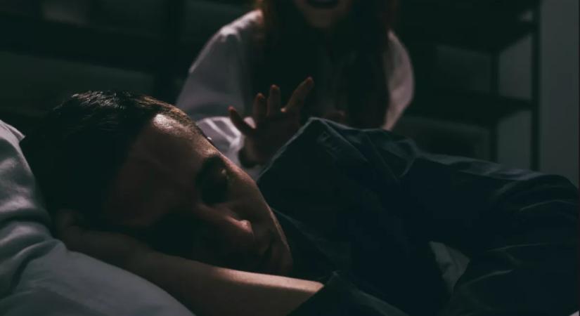 Ez a 4 biztos jel, az elhunyt szeretteid kapcsolatba próbálnak lépni veled