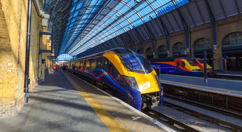 Műszaki hiba bénította meg az utazást: törölték a legforgalmasabb tömegközlekedési vonal minden járatát