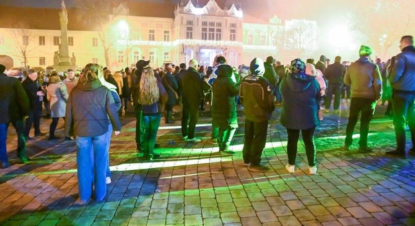 Így öltözzön, ha szilveszterkor szabadtéri helyszínt választ – Ilyen lesz Tolna megye időjárása december 31-én