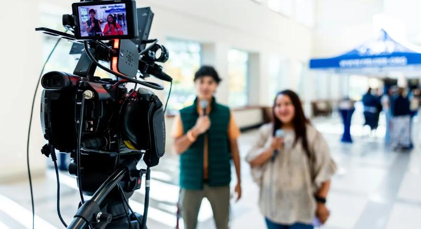 Elképesztő átalakulás: szinte rá sem lehet ismerni a híres műsorvezetőre