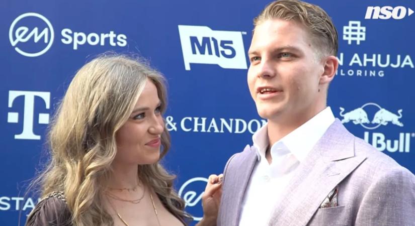 Az év legnézettebb videói: ahogy felesége nézett Schäfer Andrásra interjú közben