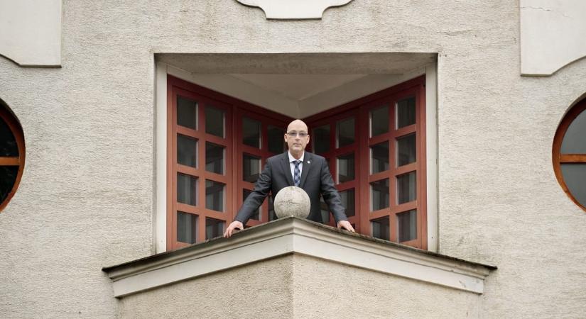 Hatósági felszólítást kapott a kecskeméti egyetem alapítványa, hogy adjon ki eddig eltitkolni próbált adatokat