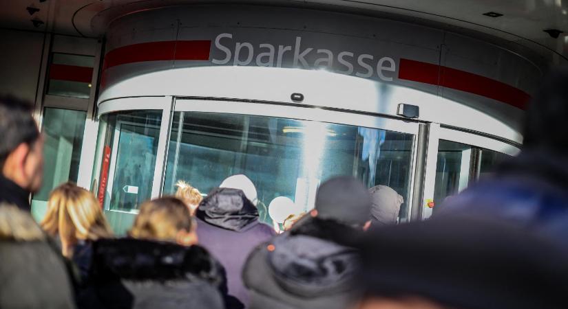 30 millió eurós zsákmánnyal távoztak a német történelem legnagyobb bankrablói