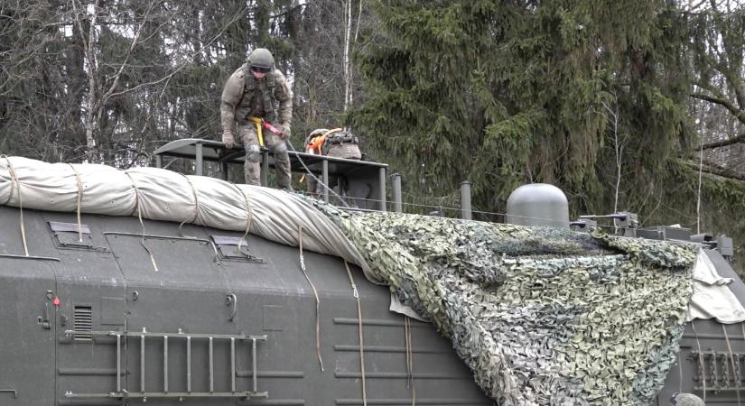 Hadrendbe állították az orosz szuperfegyvert a NATO szomszédságában