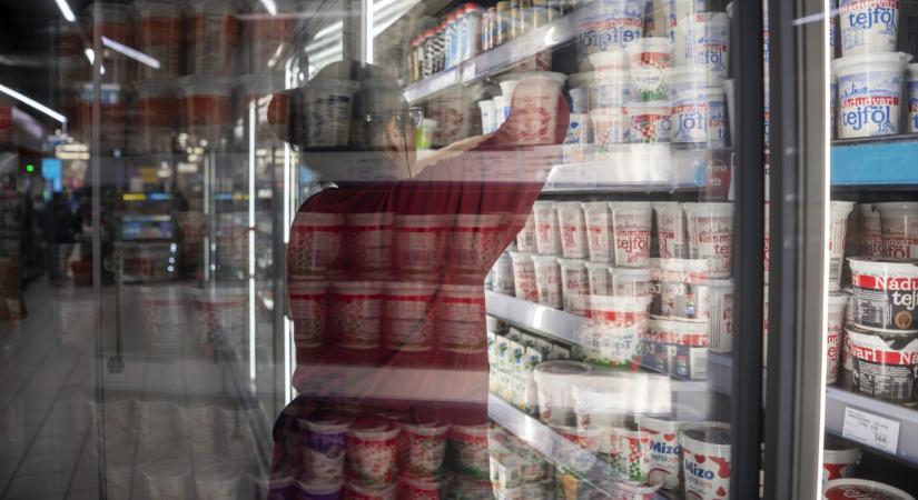 Temérdek tejtermék tűnhet el a magyar boltok polcairól 2026-ban: nagyon szigorú szabály élesedik