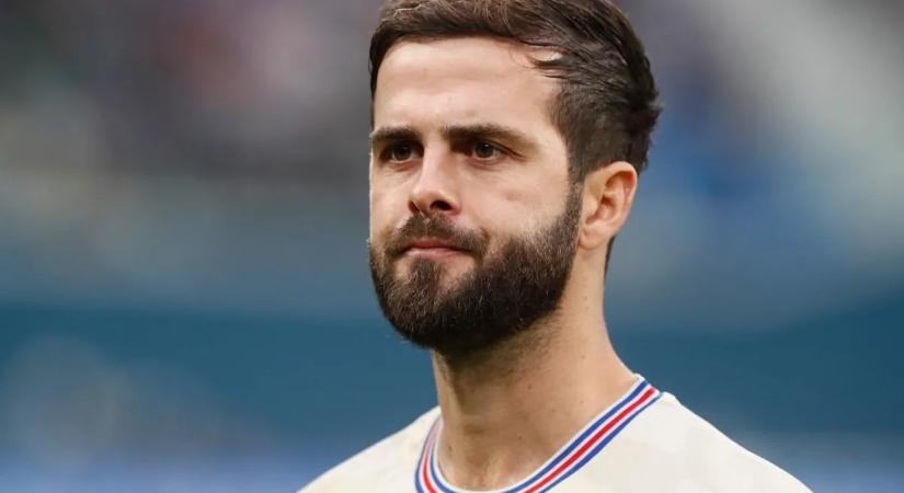 Visszavonult a Juventus és a Barcelona egykori sztárja