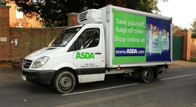 Nagyösszegű kártérítést kapott egy brit férfi amiatt, amit az ételfutár mondott neki