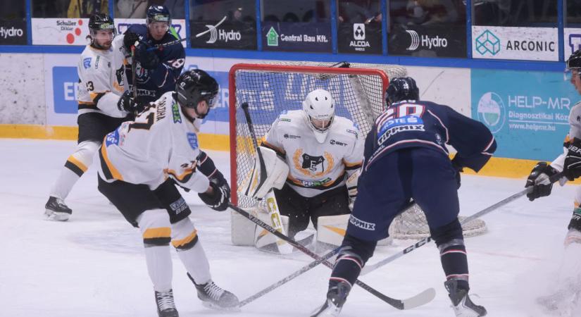 Gólgazdag sikerrel zárták 2025-öt a DEAC hokisai