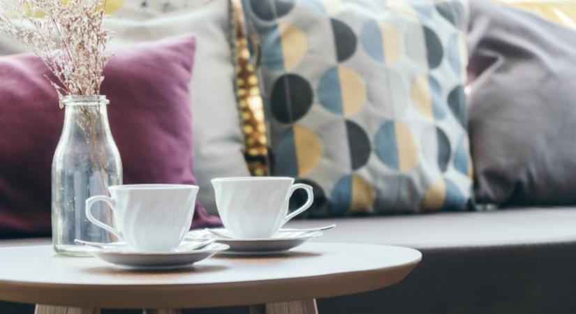 5 dolog, amit jobb levenni a dohányzóasztalról, ha vendégeket vársz (és akkor is, ha nem)