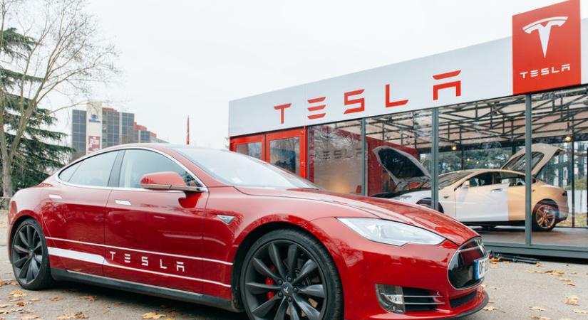 A Tesla először zárt nyereséggel egy évet