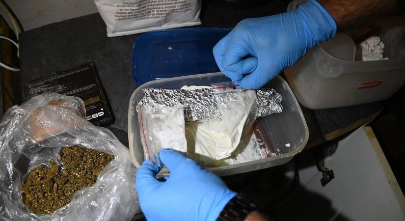 Hetente jártak hozzá drogozni: bukott a szekszárdi dílerpáros