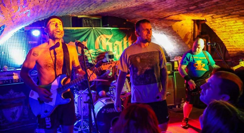 Zsúfolásig telt a Rom-bár a Don Gatto és a HétköznaPI CSAlódások koncertjén (videógaléria)