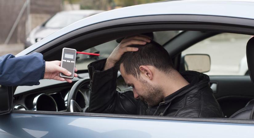 A szilveszteri koccintás után vezetnél? Mutatjuk, hol mennyi alkoholt néz el a rendőr Európában