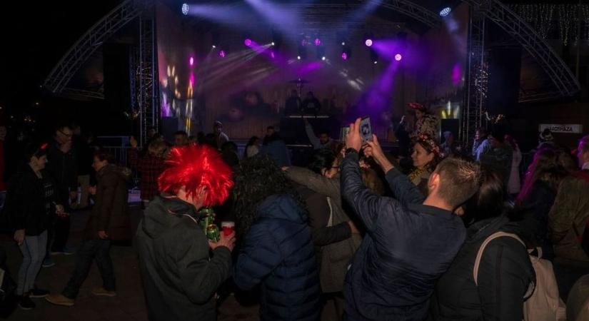 Így búcsúzik az év a város szívében – kedvcsináló galériákkal