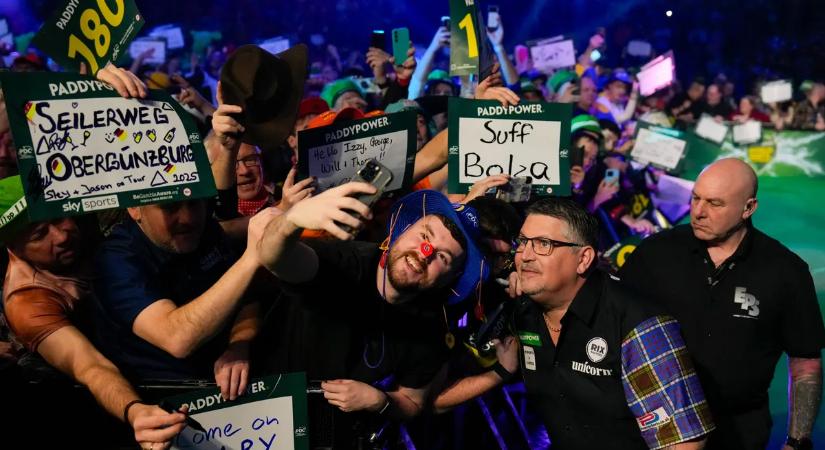 Megdöbbentő eredménnyel ért véget a világbajnokok csatája a darts-vb-n