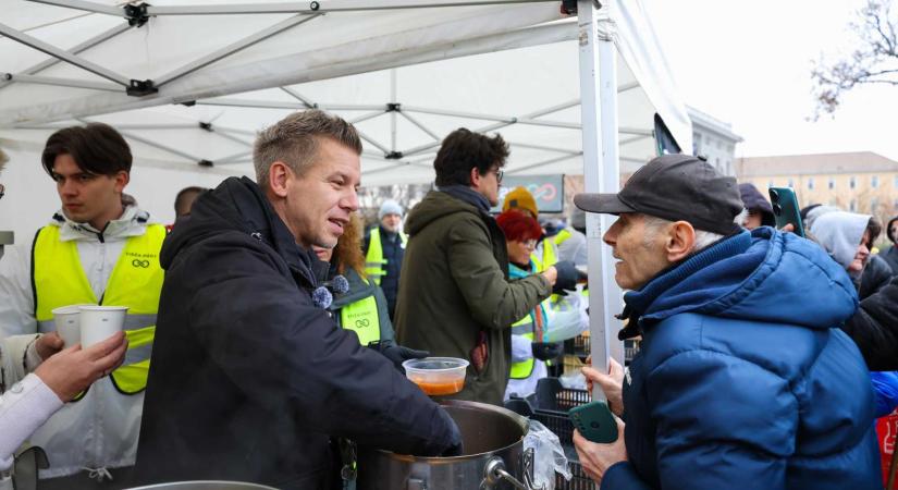 Magyar Péternek szurkol Orban