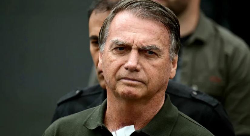 Véget nem érő csuklása miatt már harmadik műtétén is átesett Bolsonaro