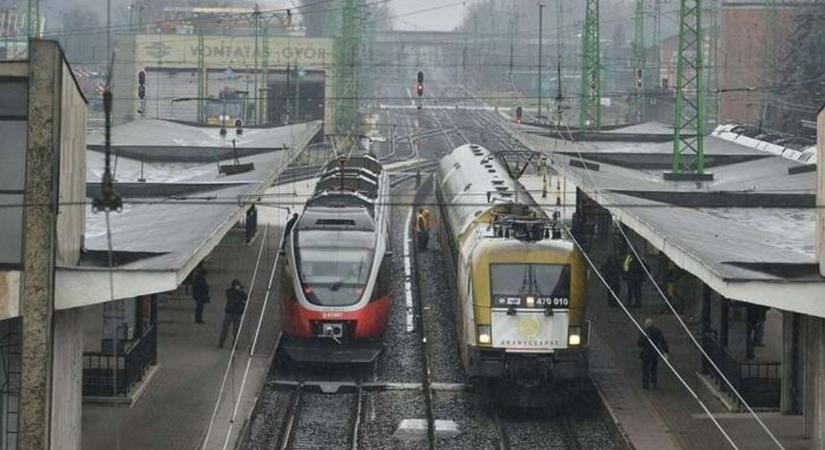 Erősítéssel készül a MÁV a következő napokra - Mutatjuk az ünnepi menetrendet