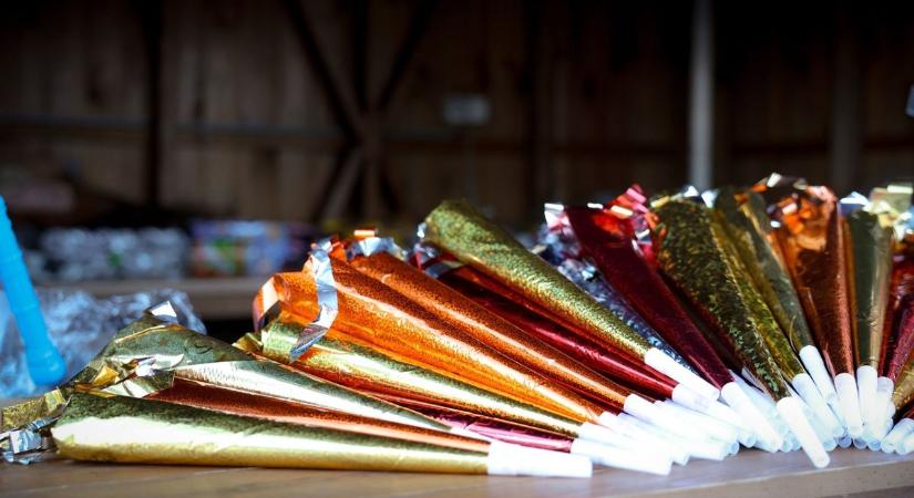 A Dobó téri programok lendítik a szilveszteri bulikellékek forgalmát is