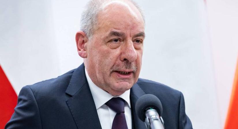 Meglepő, ki mondja az újévi beszédet a közmédián: nemcsak a köztársasági elnök szólal meg