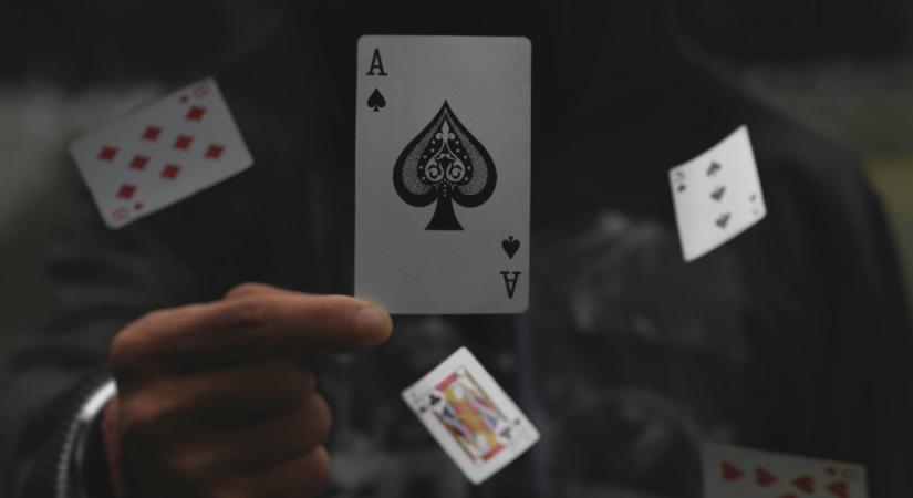 Szilveszteri kvíz – mennyire ismered a kockapóker univerzumát?