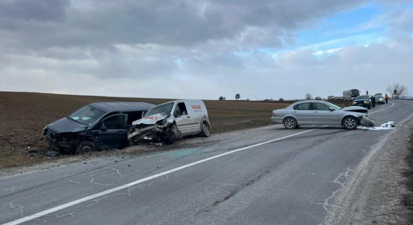 Súlyos baleset Hargita megyében: három autó ütközött össze