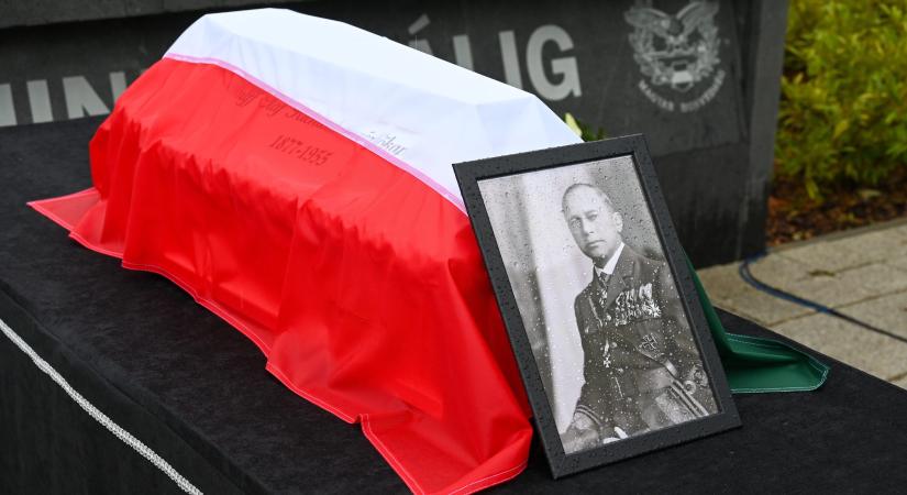 Közel ötven eltemetett katonát azonosítottak idén – eredményes évet zárt a magyar hadisírgondozás 2025-ben