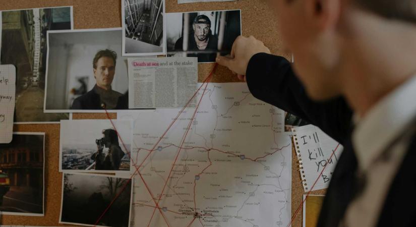 Nemzetközileg körözött, „most wanted” bűnöző nőt hoztak vissza Romániába