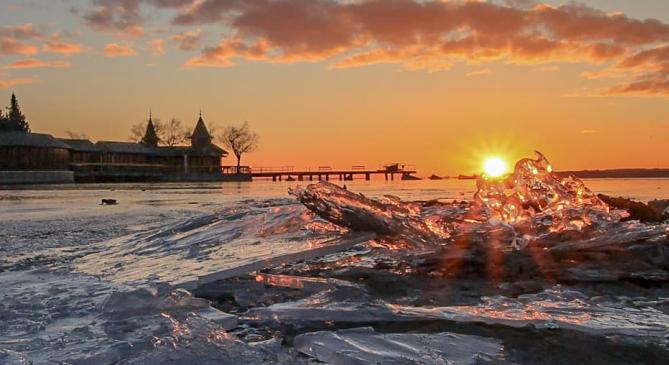 Megindult a jegesedés a Balatonon