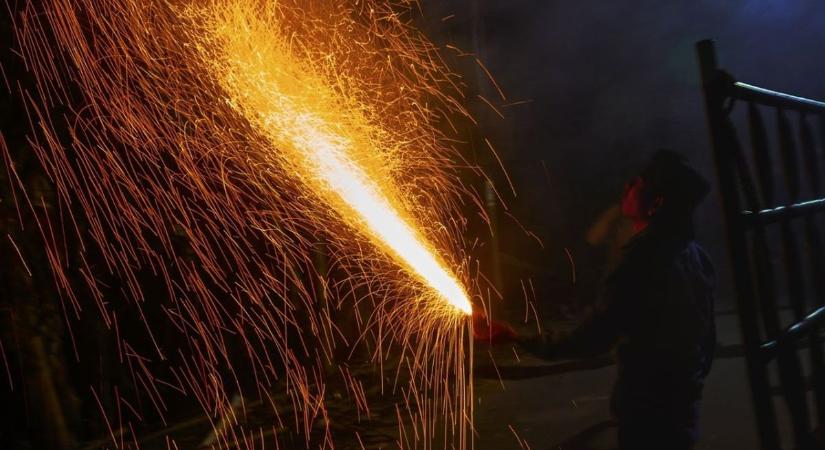 A mentők szilveszterkor sem pihennek, Győrfi Pál ismertette a leggyakoribb baleseteket