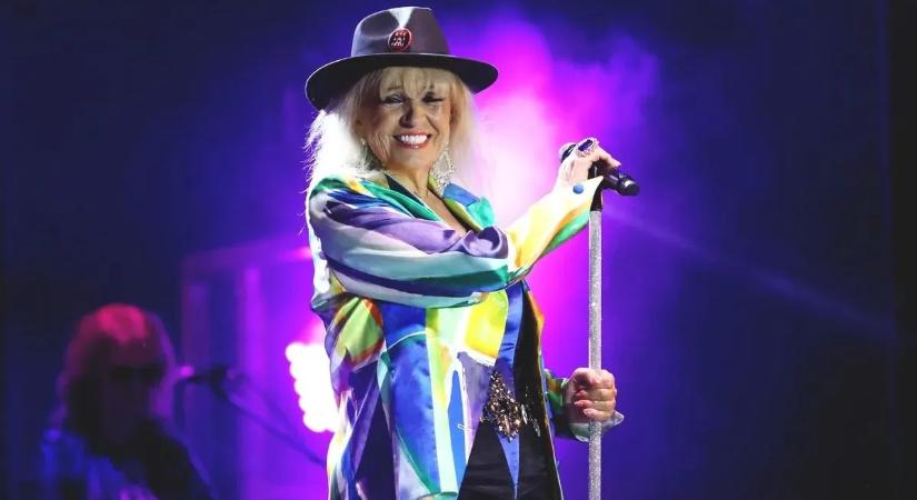 Pánik tört ki Csepregi Éva koncertjén