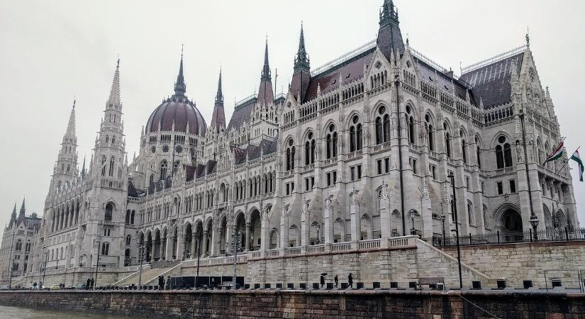 Időjárás: havazással és extrém faggyal búcsúzik az év