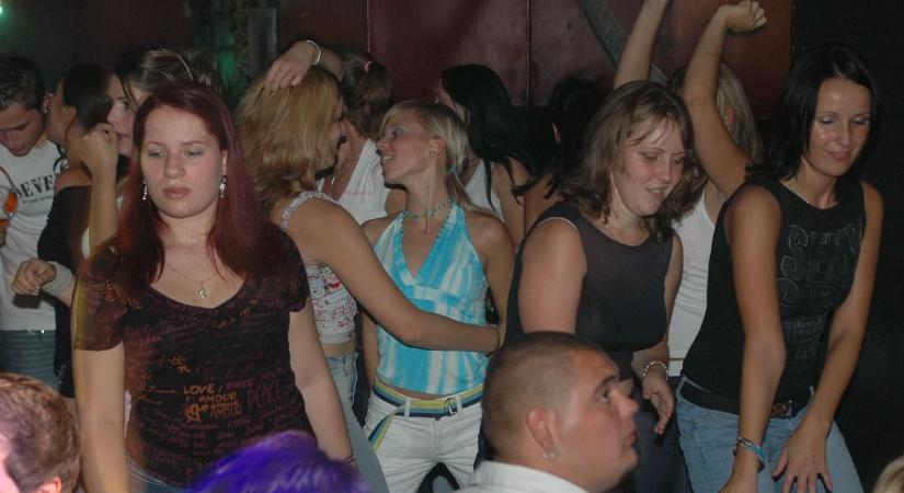 Keresd magad a képeken! – fotókkal folytatjuk a 2005-ös zalaegerszegi éjszakai bulitúrát (galéria)