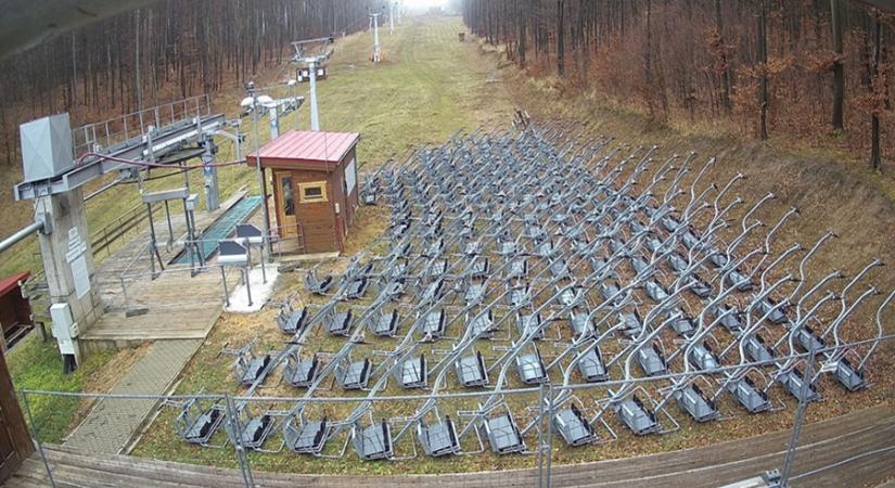 Indul a síszezon az eplényi Síarénában!