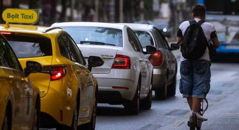 Új KRESZ-táblák lettek kihelyezve! Ezek a szabályok vonatkoznak rájuk!