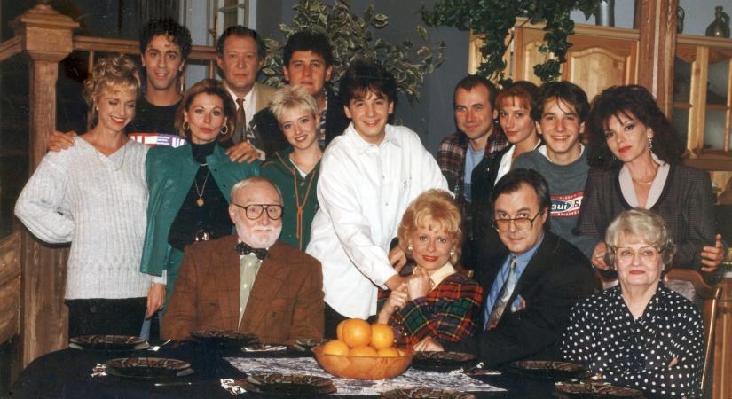 Hajnalkám, te ezt nem tudhatod! Aranyköpések ikonikus retró sorozatokból – tudod, melyikből idéztünk?